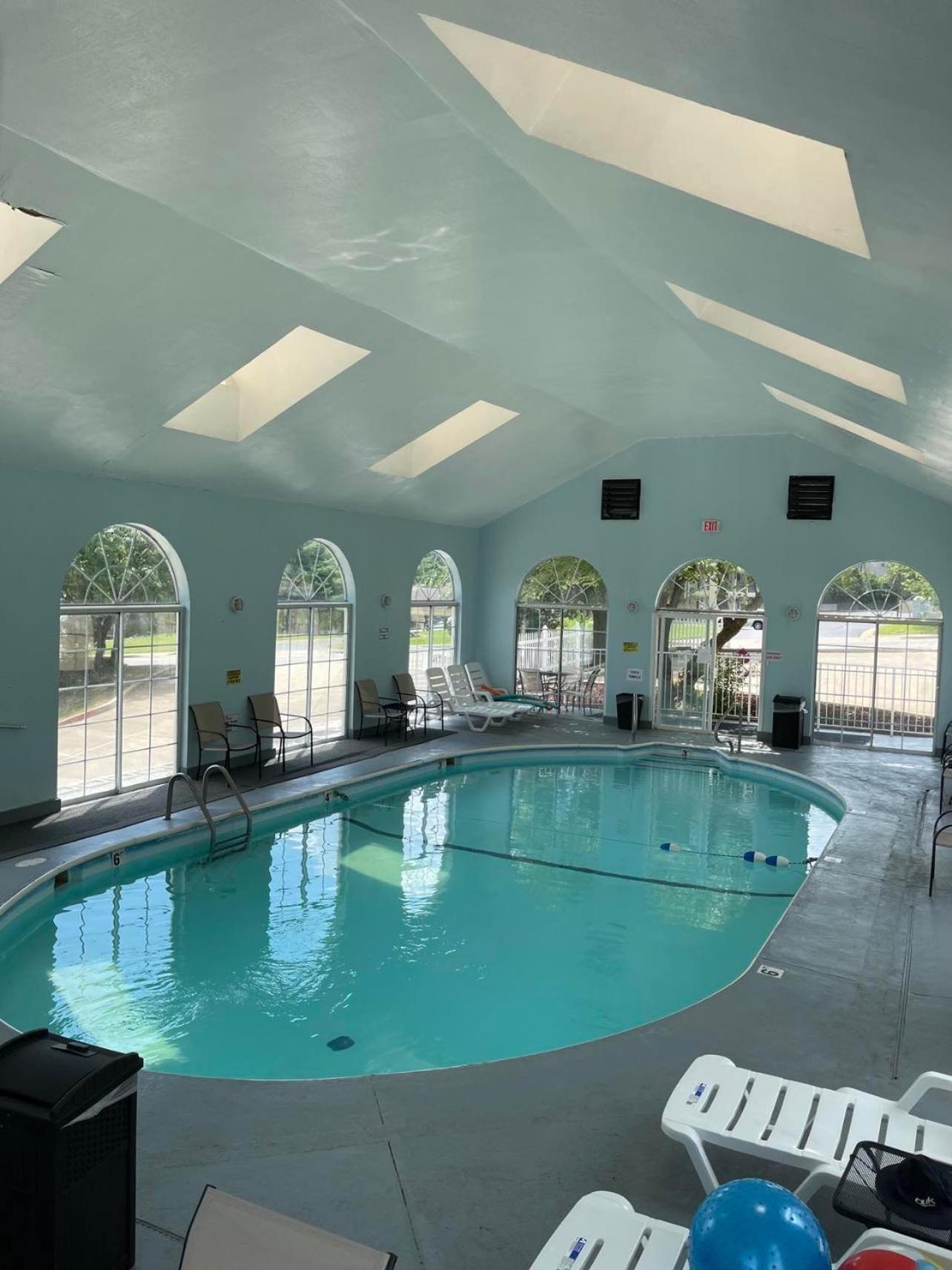 Carriage House Inn Бренсон Екстер'єр фото